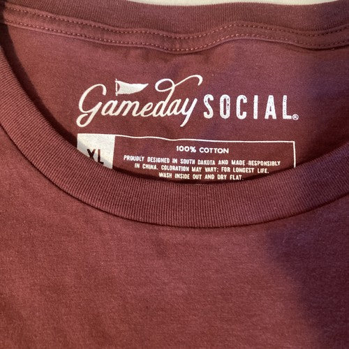 T-shirt Menâs SMALL Gameday Social & Apparel Company MAROON Burgundy 100% Cotton