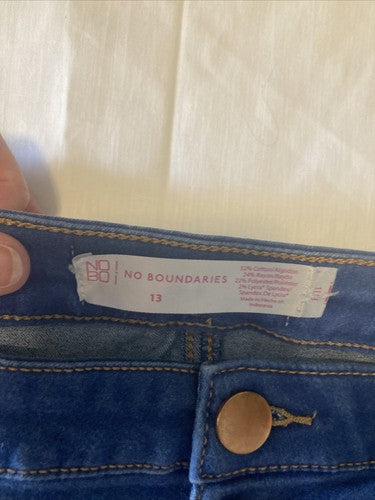 No Boundaries Womens Size 13 Stretch Medium Wash Denim Jeans Lycra Spandex Mid