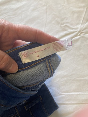 No Boundaries Womens Size 13 Stretch Medium Wash Denim Jeans Lycra Spandex Mid