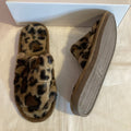 NIB Womens Size 10 Open Toed Leopard Slippers Fuzzy Furry Flip Flops Comfortable