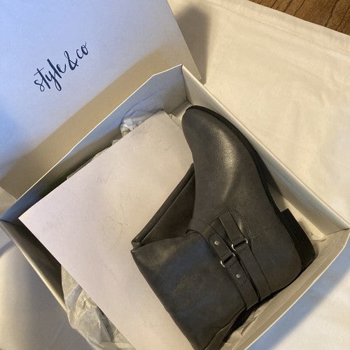 Style & Co Kindellp Boots Dark Grey Size 8.5 M Zip Up Bikers Riders Style Flats