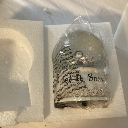 NEW Christmas âLet It Snowâ Snowglobe Glass Snowmen Caroling Music Polystone
