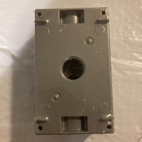 Red Dot Thomas & Betts Outlet Box Three Hole Silver 1/2" IH3-1LM