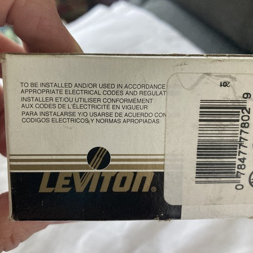 Leviton 4700-IG Duplex Receptacle Locking Blade L6-15R 15A 250V 2P3W Isolated Gr