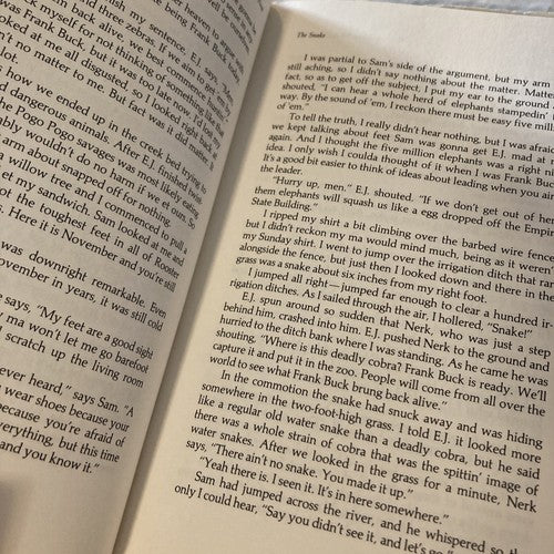 VINTAGE 1982 BOOK: Theres an enemy sub in Potters Pond Hardcover George Durrant