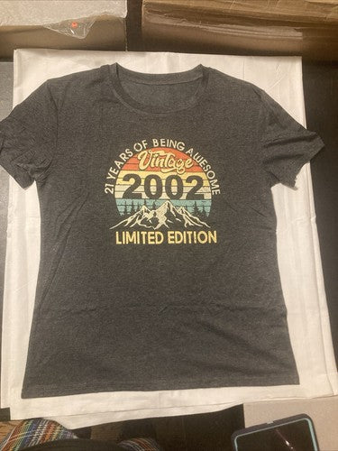 Womenâs MEDIUM 1 Years Vintage 2002 Limited Edition 21st Birthday T-Shirt M