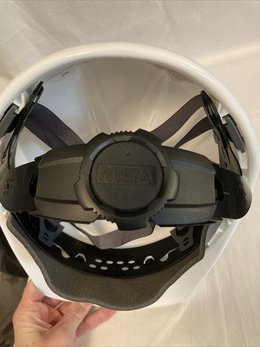 Safety Hat MSA V-Gard 500 Cap w/ 6-Point Fas-Trac Suspension White MSA 10034027
