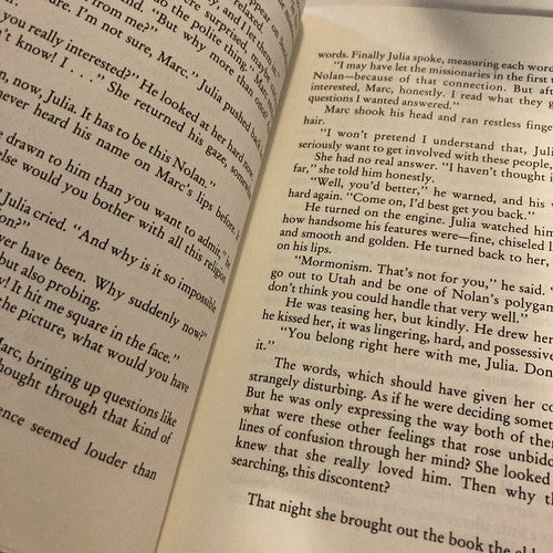 BOOK: Amelia's Daughter Susan Evans McCloud Hardcover Inscribed Vintage 1982
