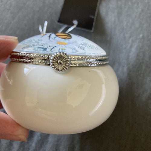 NEW Honey Bee Trinket Pill Box Domed Hinged White Ceramic 2.5â W x 1.5" H Bumble
