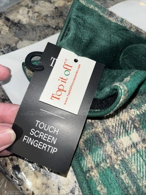 Top It Off Womenâs Winter Gloves â Oprahâs Favorite Things Green Plaid Text Tech