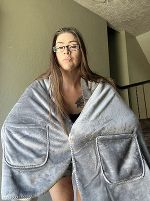 NEW Wearable Blanket Throw Gray White Plush Wrap HAU726GR Pockets Cozy One Size