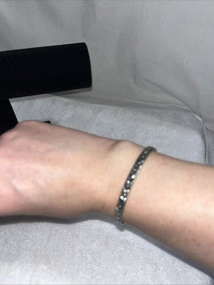 NEW Silver Bangle Bracelet Hearts Quality Fashion Jewelry Valentines Anniversary