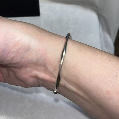 NEW Silver Bangle Bracelet Twist Quality Fashion Jewelry Valentines Anniversary