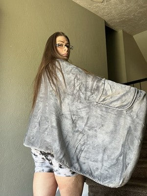 NEW Wearable Blanket Throw Gray White Plush Wrap HAU726GR Pockets Cozy One Size