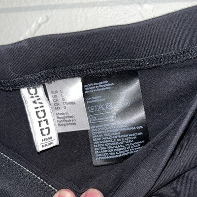 H&M Divided Black Women's Mini Skirt Size L Stretchy T-Shirt Material Fitting