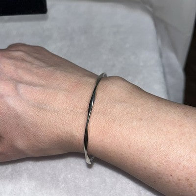 NEW Silver Bangle Bracelet Twist Quality Fashion Jewelry Valentines Anniversary