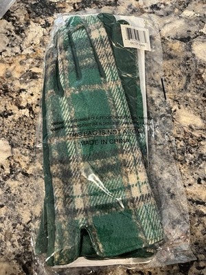 Top It Off Womenâs Winter Gloves â Oprahâs Favorite Things Green Plaid Text Tech
