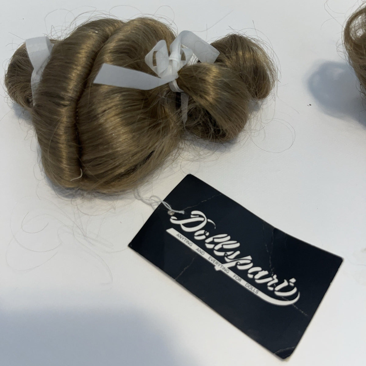 NWT Dollspart 10â Honey Blonde DOLL WIG synthetic short Pigtails Curly White Bow