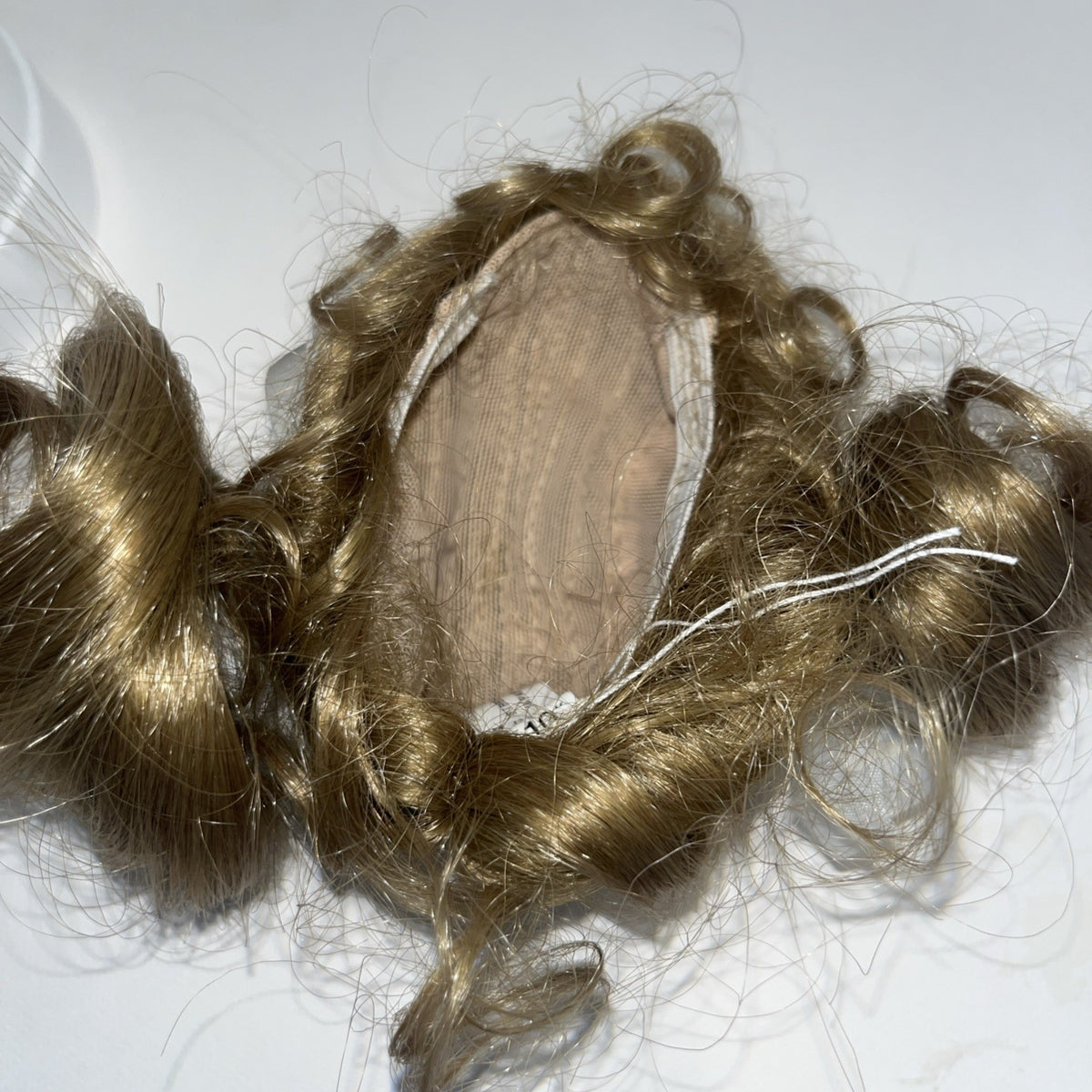 NWT Dollspart 10â Honey Blonde DOLL WIG synthetic short Pigtails Curly White Bow